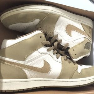 jordan 1 retro armed forces pearl white